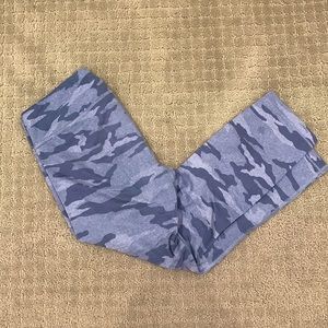 Cute girls Athleta grey camo capris!